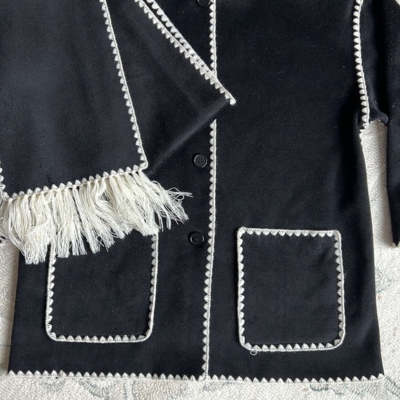 Womens coat with matching scarf - Orginially from Amazon - Picture 2 of 6